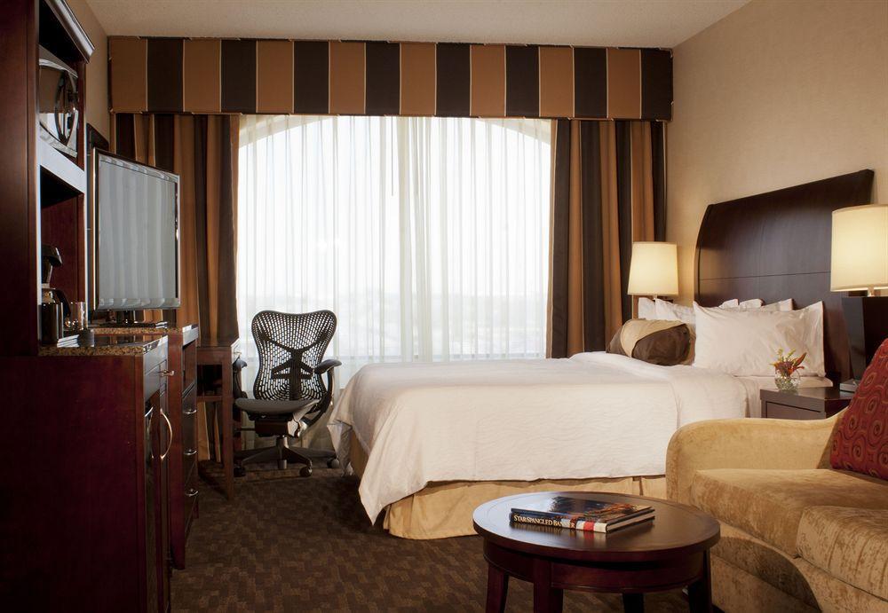 Embassy Suites By Hilton Dallas Near The Galleria Eksteriør bilde