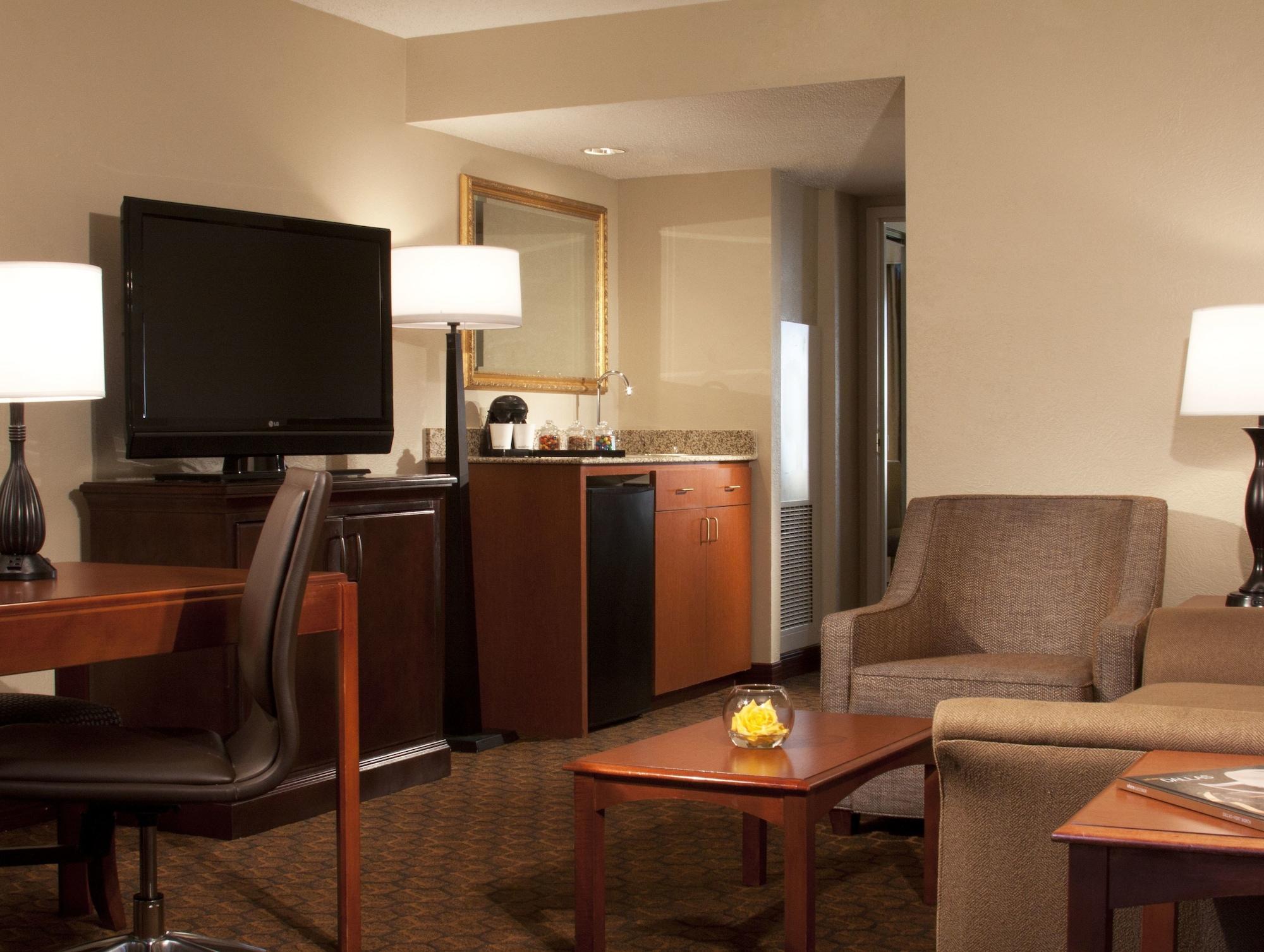 Embassy Suites By Hilton Dallas Near The Galleria Eksteriør bilde