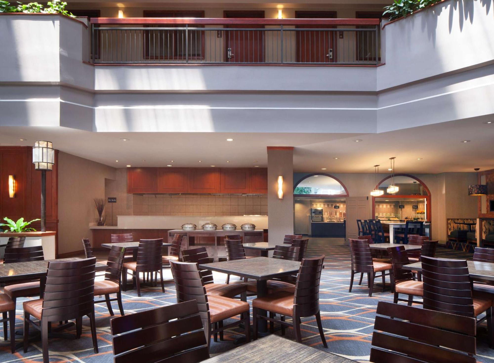 Embassy Suites By Hilton Dallas Near The Galleria Eksteriør bilde