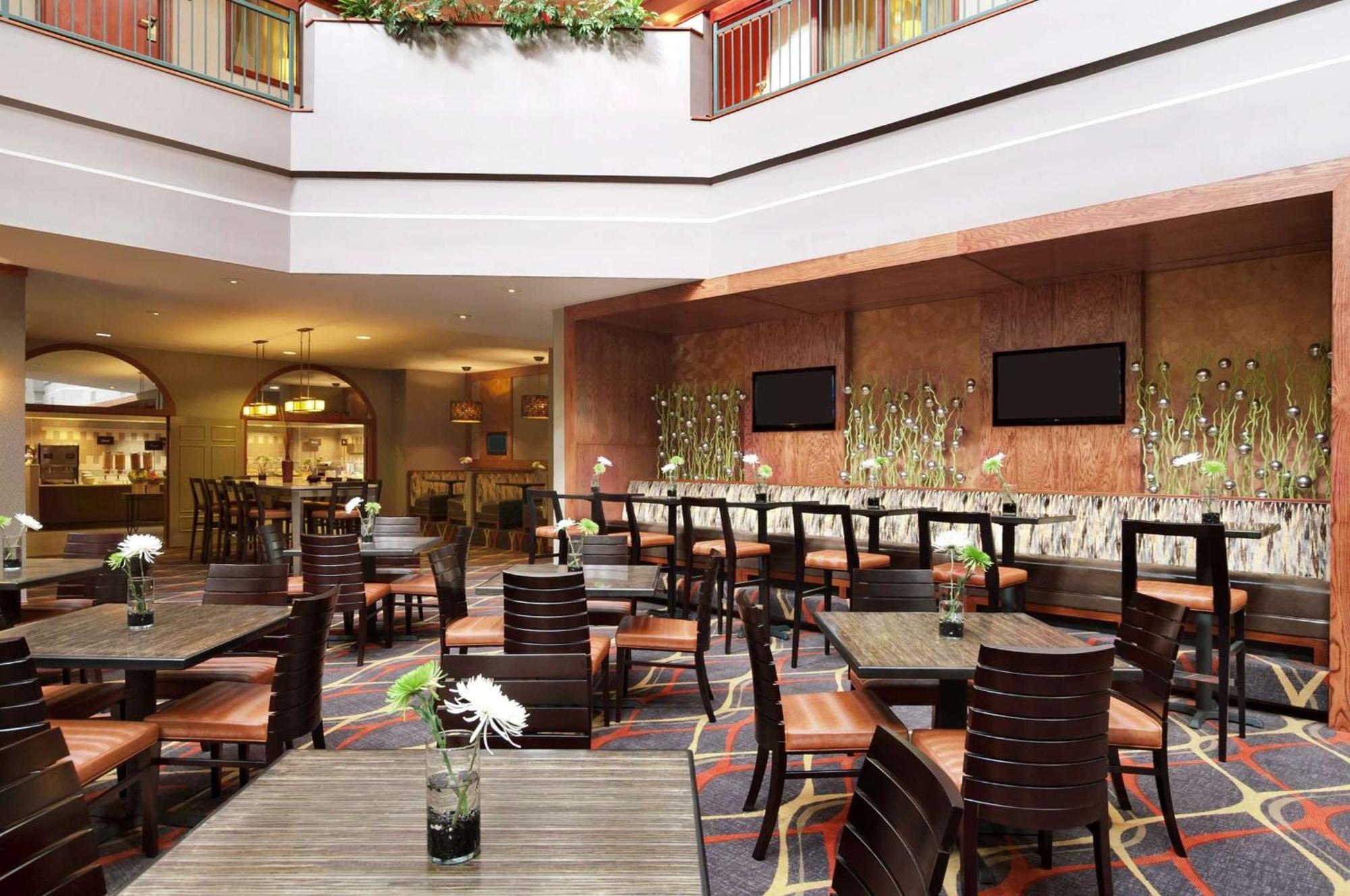 Embassy Suites By Hilton Dallas Near The Galleria Eksteriør bilde