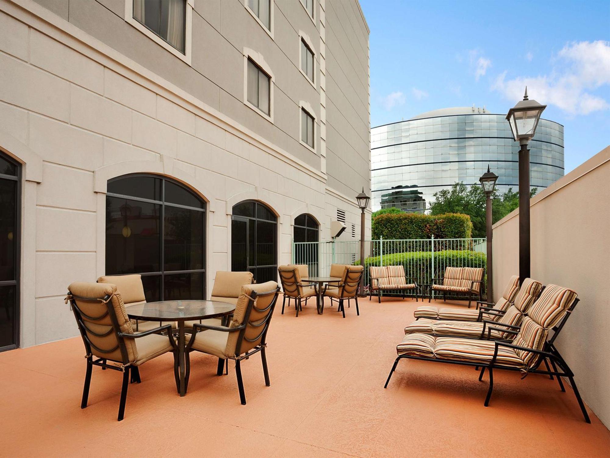 Embassy Suites By Hilton Dallas Near The Galleria Eksteriør bilde