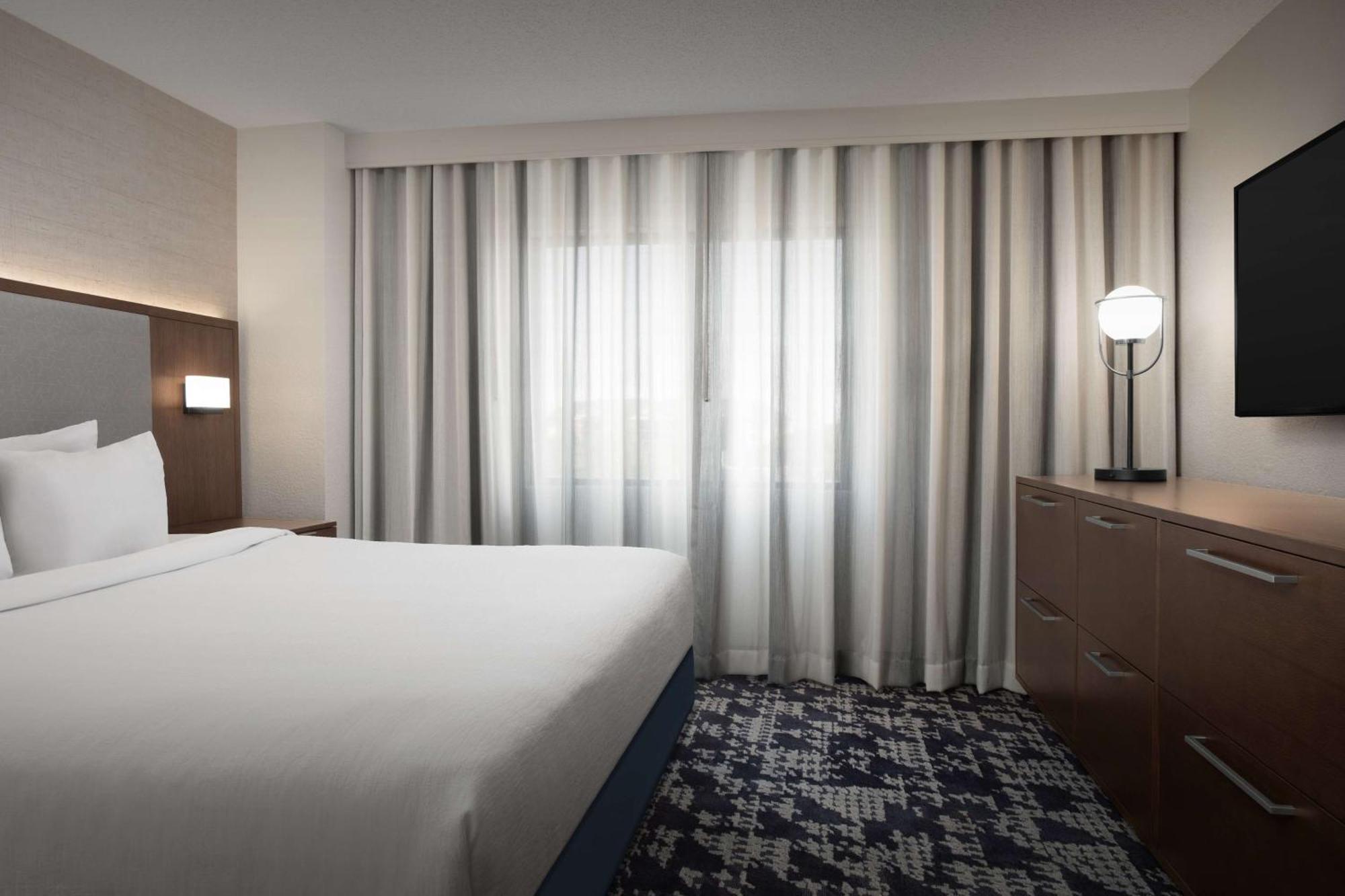 Embassy Suites By Hilton Dallas Near The Galleria Eksteriør bilde