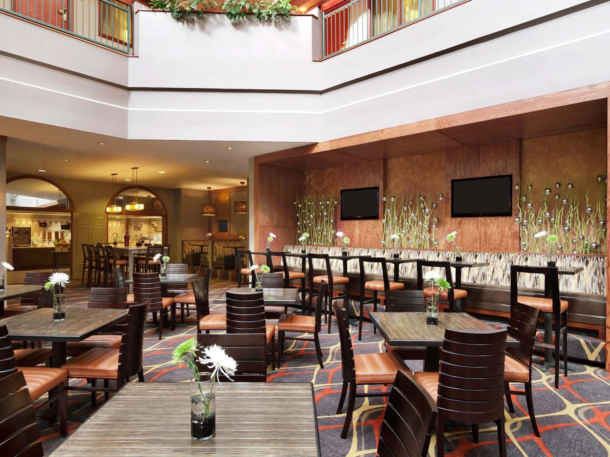 Embassy Suites By Hilton Dallas Near The Galleria Eksteriør bilde